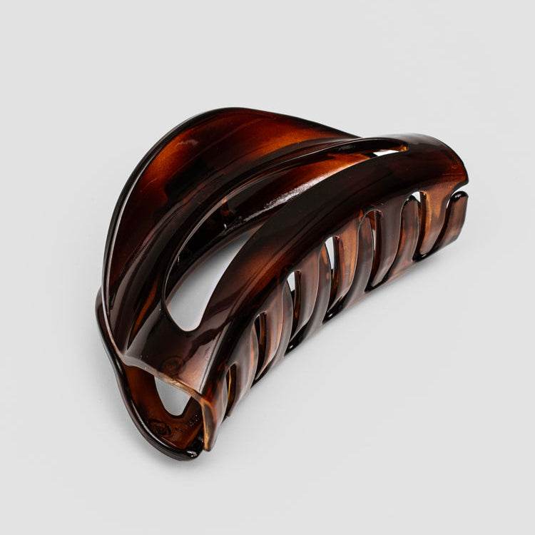 Medium D Shape Claw in Essentials at Tegen Accessories