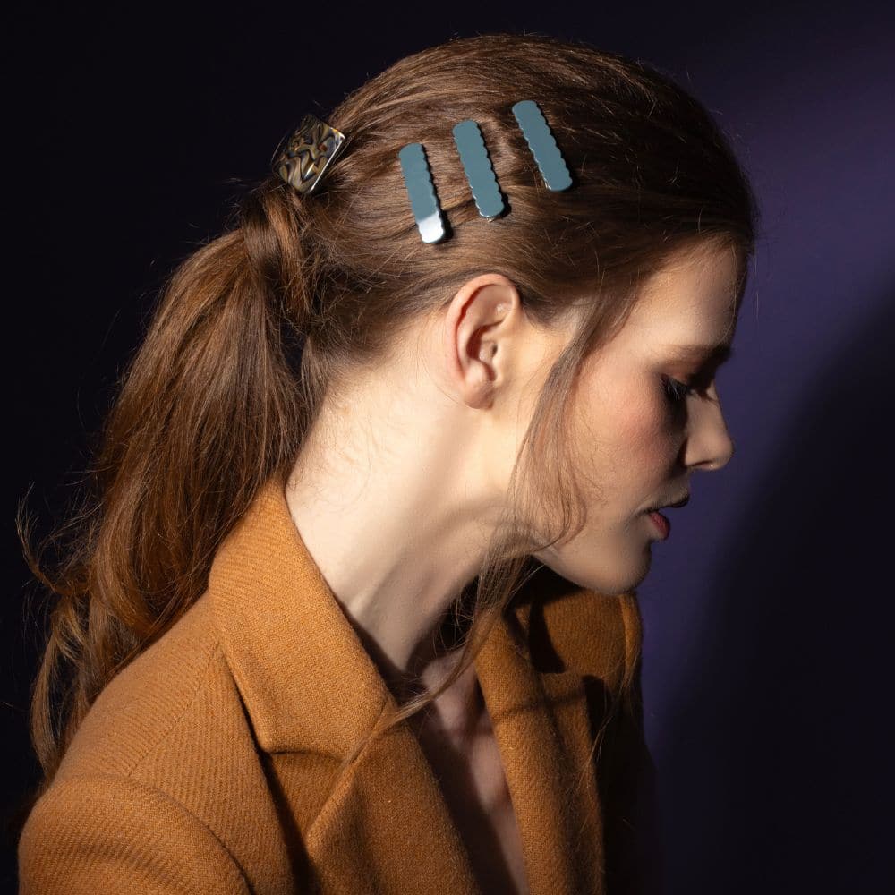 scalloped edge crocodile hair clips at Tegen-accessories|Steel