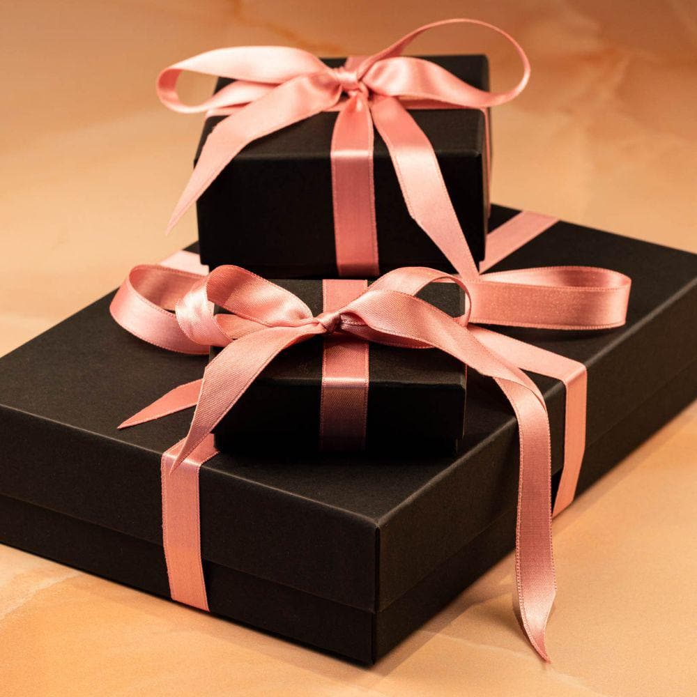 Luxury Gift Wrap and Tegen Accessories