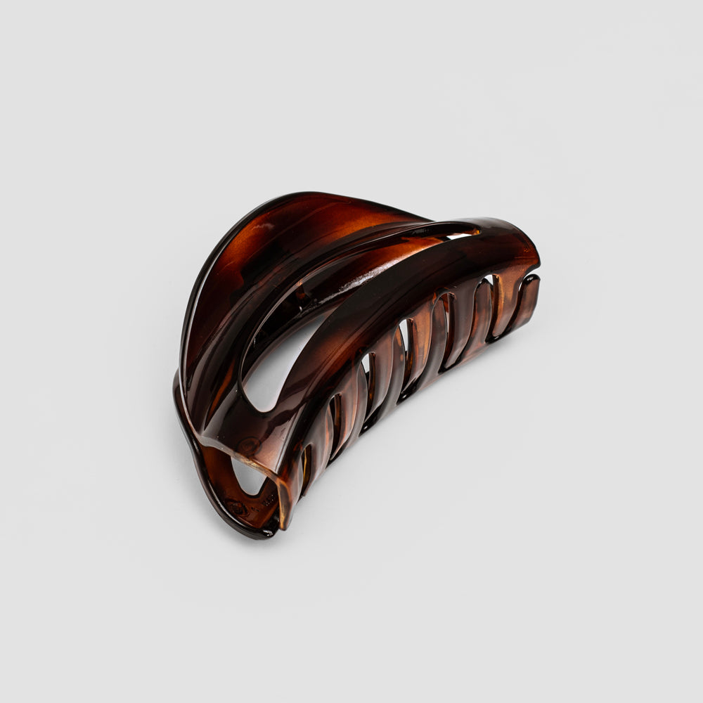 Medium D Shape Claw in Essentials at Tegen Accessories