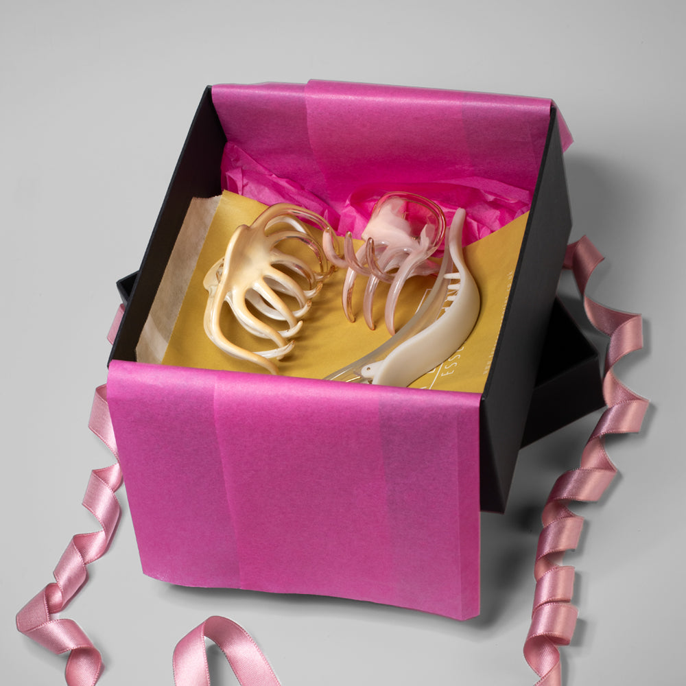 A La Mode Thick Hair Gift Set in Gift Wrap at Tegen Accessories